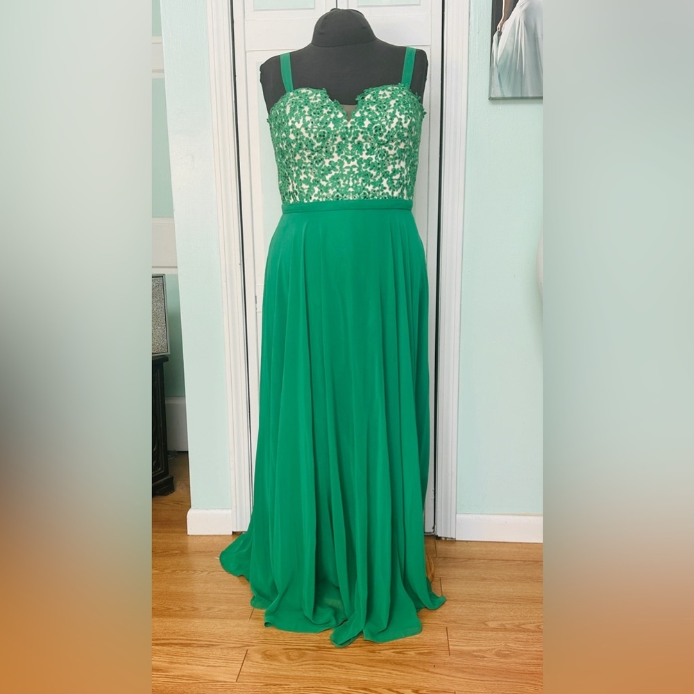 Sydney's Closet Green Prom Dress